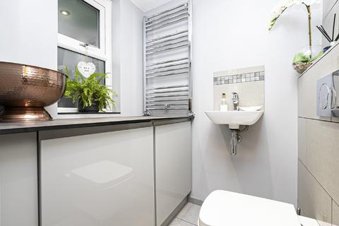 2 Broadmead Road, Woodford Green, IG8 0AY