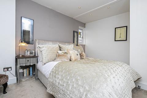 2 Broadmead Road, Woodford Green, IG8 0AY