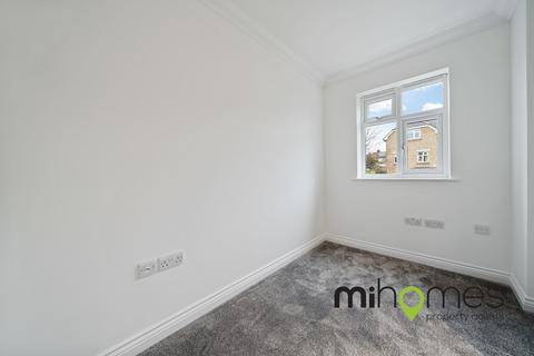 28 The Rye, London, N14 4LX