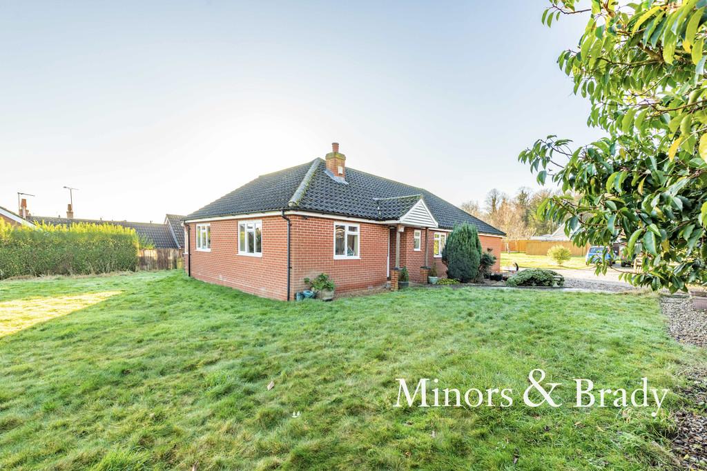 Park Road, Spixworth 3 bed detached bungalow £500,000