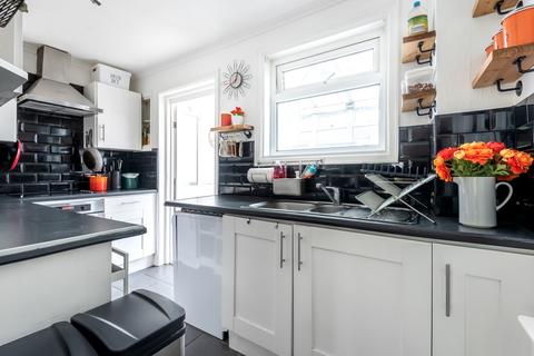 32 Will Crooks Gardens, London, SE9 6HZ