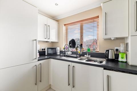 2 bedroom apartment for sale - Redwing Close, Hawkinge, Folkestone, CT18