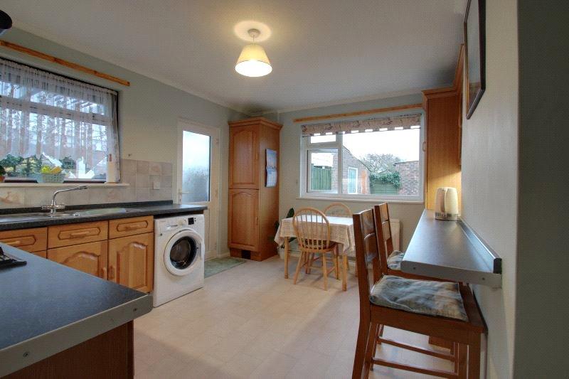 Fircroft Crescent, Rustington... 2 bed bungalow £425,000