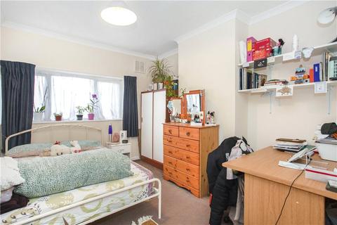 94 Bond Street, Englefield Green, Egham, TW20 0PX