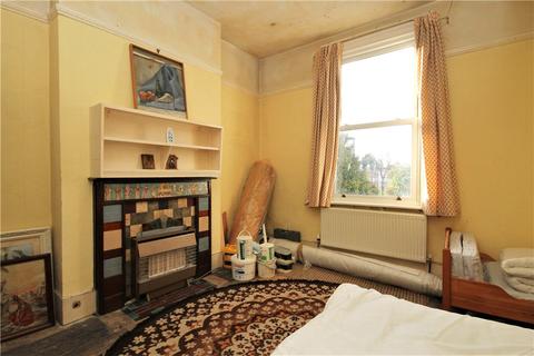 8 Dagmar Road, London, SE25 6HZ