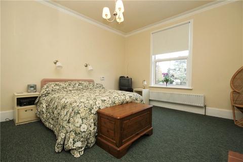 8 Dagmar Road, London, SE25 6HZ