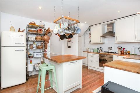 5 Silverdale Drive, Sunbury-on-thames, TW16 6HE