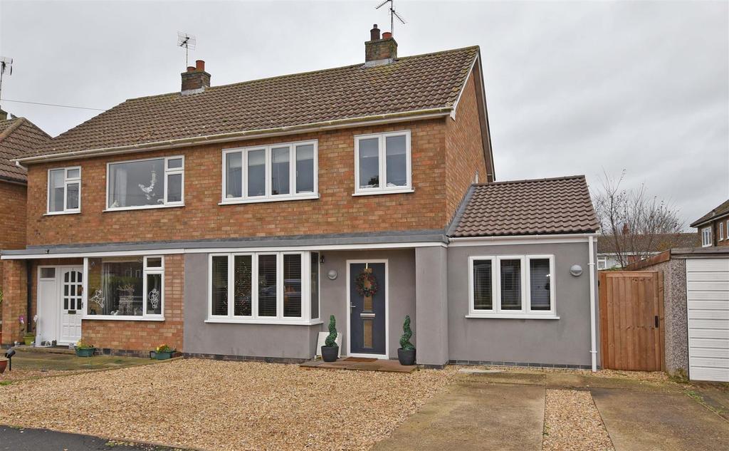 Lyndon Way, Stamford 3 bed semidetached house £339,995