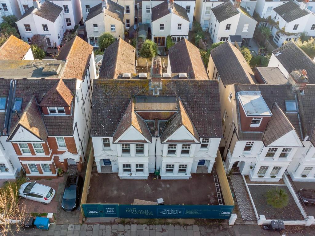 Rutland Gardens, Hove 5 bed house
