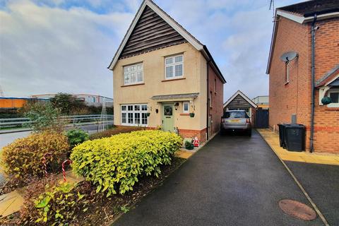 19 Corrib Road, Nuneaton, CV10 0QF