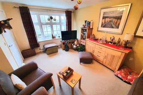 19 Corrib Road, Nuneaton, CV10 0QF