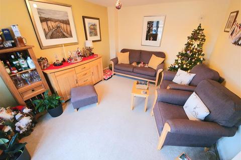 19 Corrib Road, Nuneaton, CV10 0QF