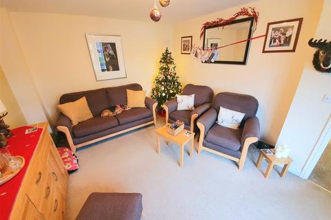 19 Corrib Road, Nuneaton, CV10 0QF