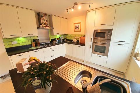 19 Corrib Road, Nuneaton, CV10 0QF