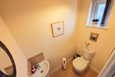 19 Corrib Road, Nuneaton, CV10 0QF
