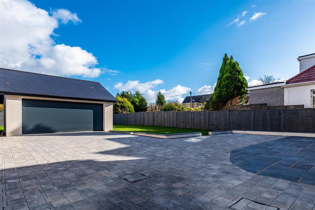 Bryn Road, Loughor, Swansea 5 bed detached house £475,000