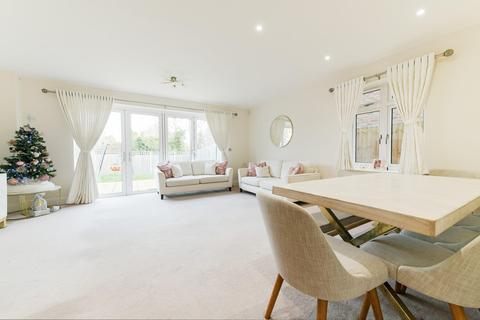 3 Mimosa Close, Epsom, KT17 3FF