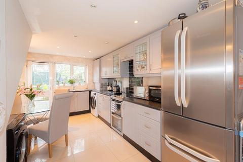 101 Long Walk, Epsom, KT18 5TU