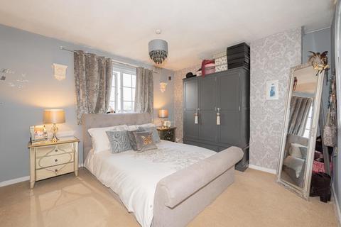 101 Long Walk, Epsom, KT18 5TU