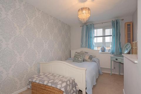 101 Long Walk, Epsom, KT18 5TU