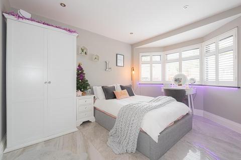 50 Rosebery Road, Epsom, KT18 6AE