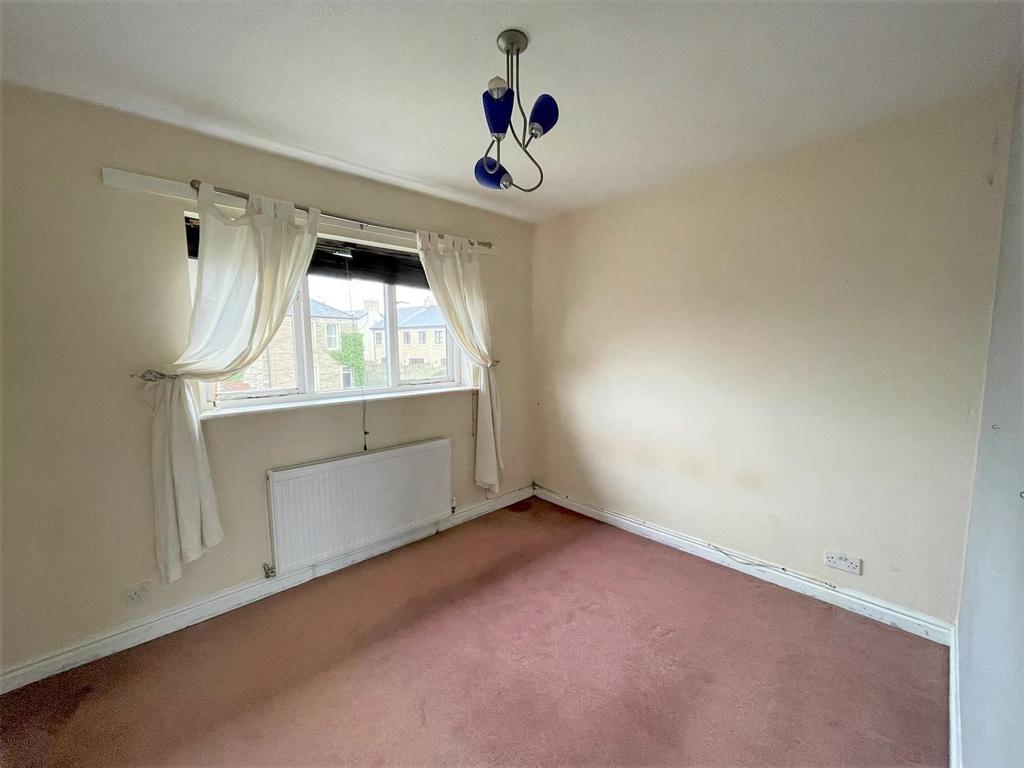 Kirkmoor Close, Clitheroe, Ribble Valley 2 bed terraced house - £120,000