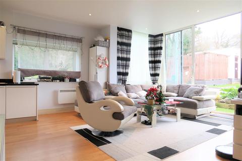 2 bedroom apartment for sale - The Woodlands, Hayes Point, Sully