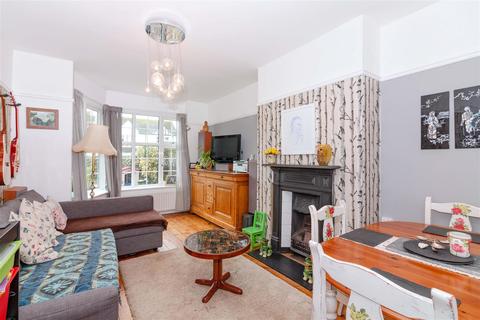 42 Boundary Road, Worthing, BN11 4LN