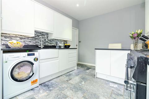 42 Boundary Road, Worthing, BN11 4LN