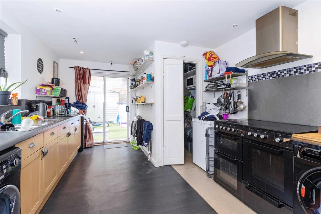 Eriswell Road, Worthing 5 bed terraced house £450,000