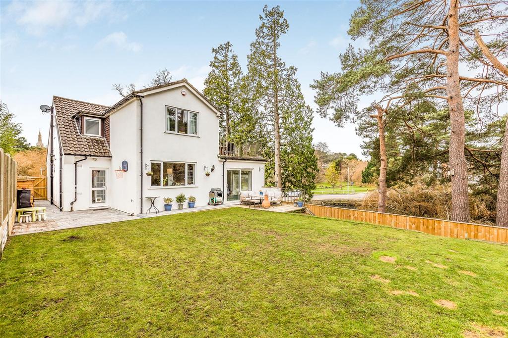 Coy Pond Road, Poole 5 bed detached house £850,000
