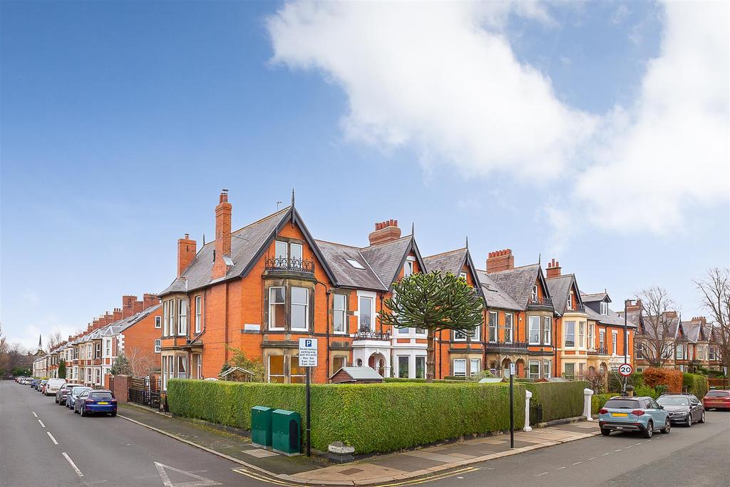 Highbury, Jesmond, Newcastle upon Tyne 6 bed end of terrace house £