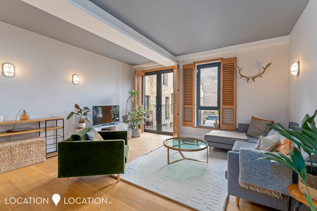 Cotton Exchange, N16 2 bed flat £700,000