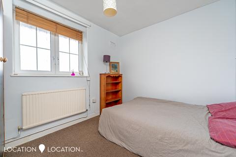 3 bedroom flat for sale - Stoke Newington Church Street, N16