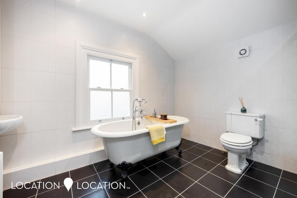 1712202124 LLSN 9b Reighton Road  E5 8 SQ 012.jpg