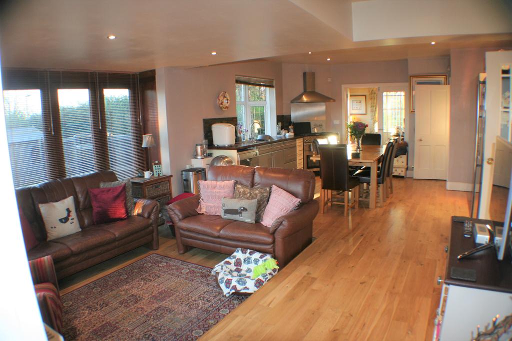 Keswick Road, Cringleford NR4 4 bed chalet £775,000