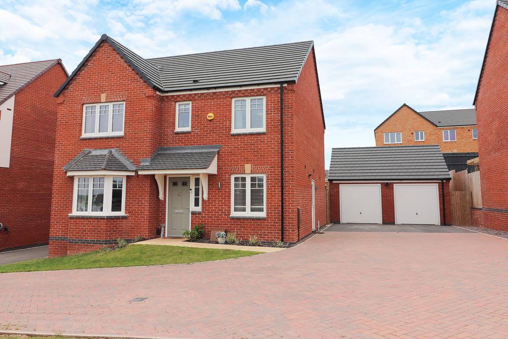 Meadow Way, Tamworth 4 bed detached house £455,000
