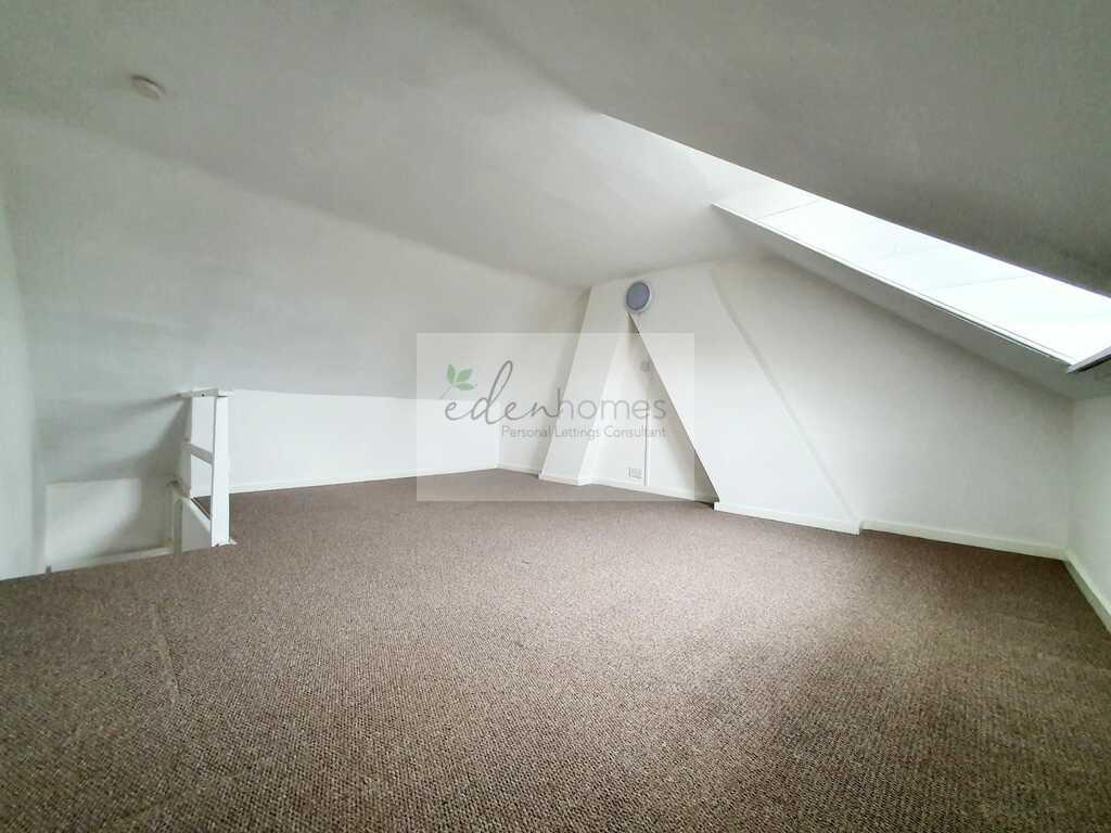 Attic room - Copy.jfif