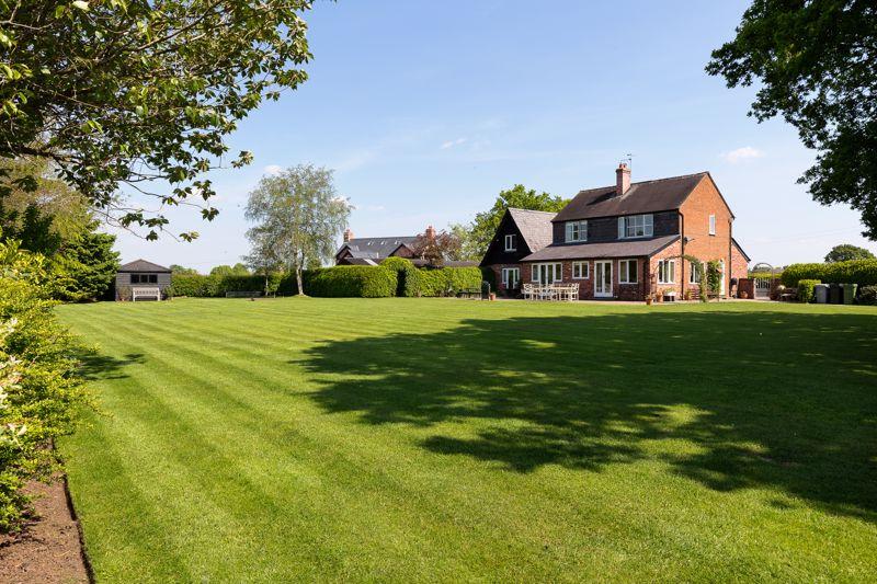 Pavement Lane, Mobberley 4 bed detached house £1,200,000