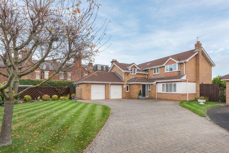 Baronswood, Gosforth, Newcastle Upon... 5 bed detached house £725,000