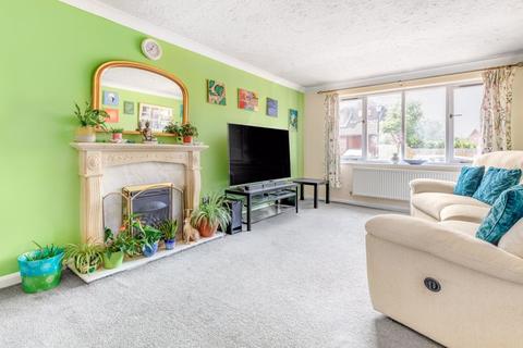 2 Iris Close, Croydon, CR0 8XW