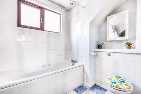 2 Iris Close, Croydon, CR0 8XW