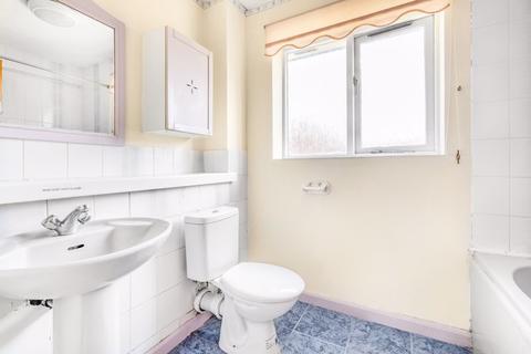 2 Iris Close, Croydon, CR0 8XW