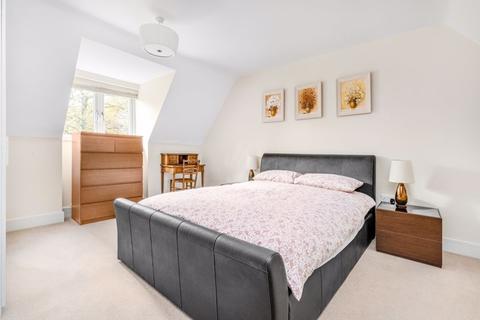 5 bedroom detached house for sale - Rouse Close, Weybridge
