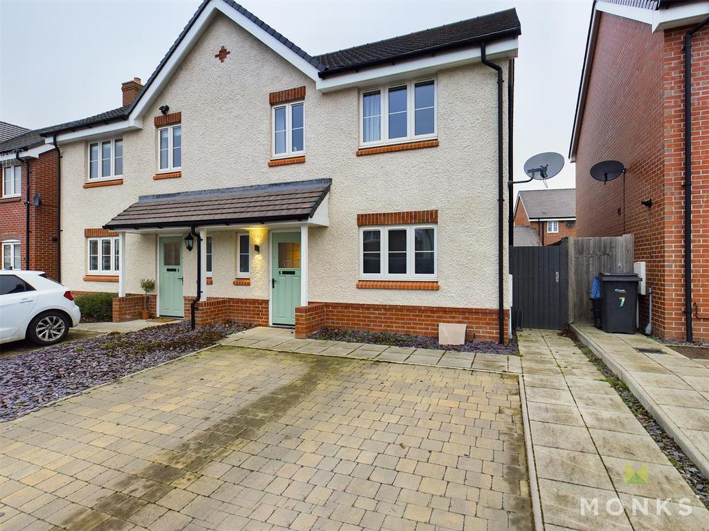 Chantry Place, Shrewsbury 3 bed semidetached house £265,000