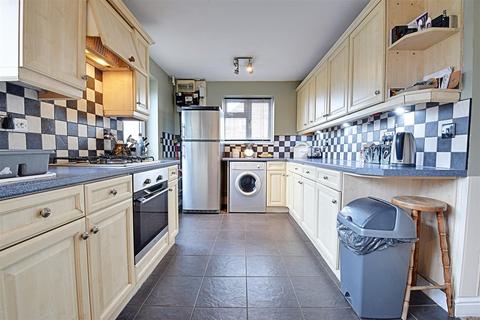29 Heathside, Appledore, Ashford, TN26 2AT