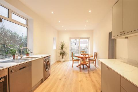 18 Sturdon Road, Bristol, BS3 2BA