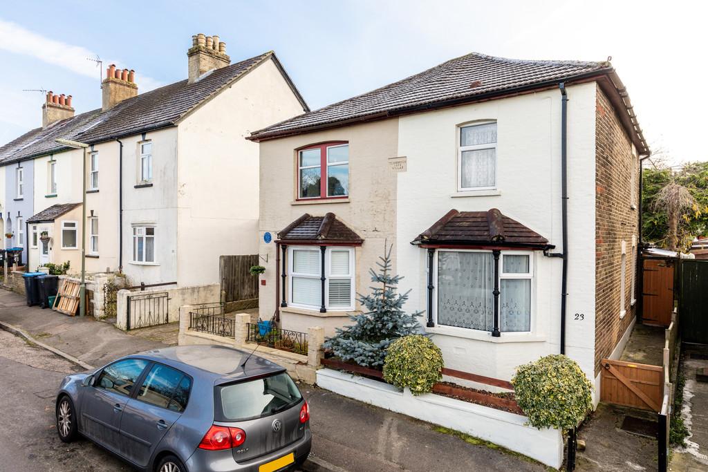 Park Road, Caterham 3 bed semidetached house £425,000