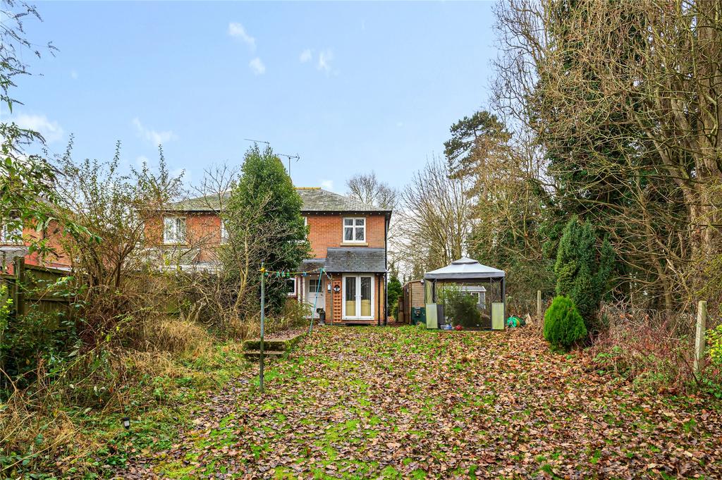 Northampton Road, Bromham... 3 bed semidetached house £350,000