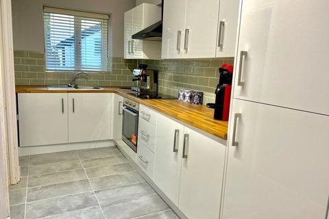 2 bedroom apartment to rent, Raglan Road, Reigate, Surrey, RH2